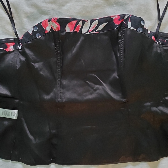 WHBM Strapless Bustier Floral Top Size 2 - Picture 12 of 13